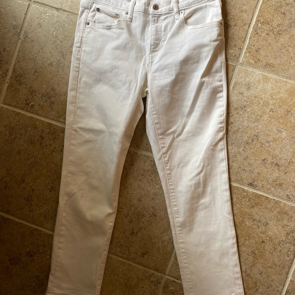 GAP - Woman’s (best girlfriend) white straight leg denim crop jeans, Size: 27/4